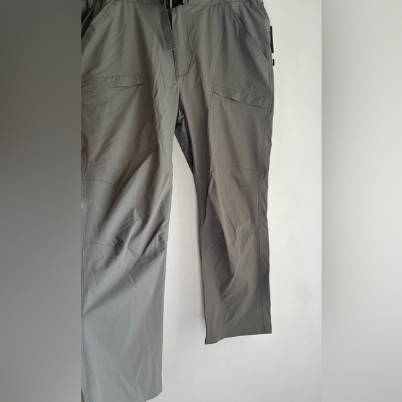 Free Soldier Mens Cargo Hiking Pants‎ Gray Pockets Flat Front Belted 44Wx33L NEW - Picture 2 of 10